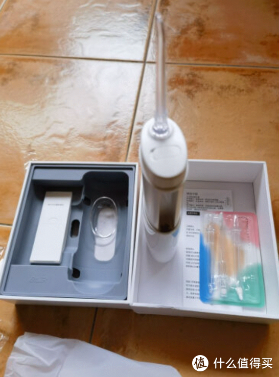 电动牙刷与电动冲牙器的好处：打造完美口腔护理