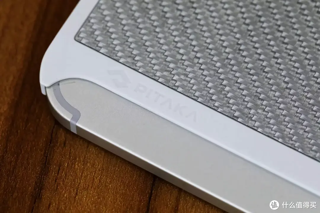 不只是优雅，打造白色系iPad磁吸无线充电生态