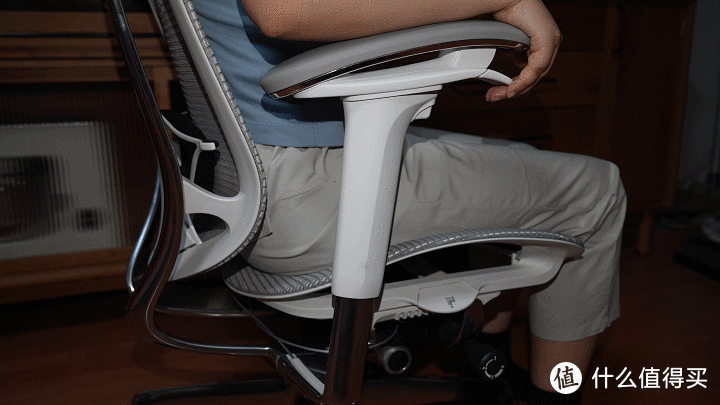 三把最强万元人体工学椅实测对比