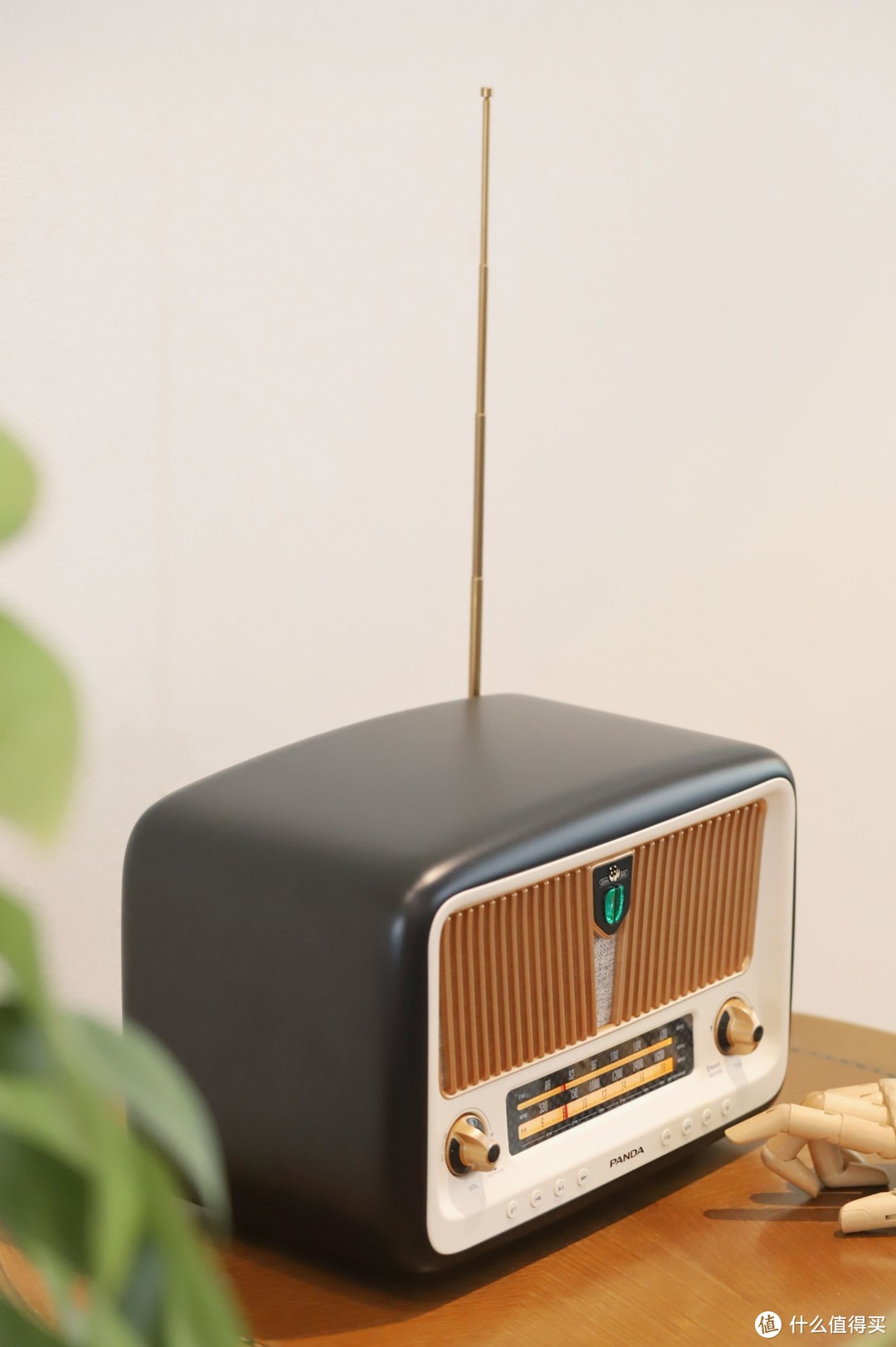 旧时收音情怀与现代科技的邂逅，熊猫1936 D85复古收音机蓝牙音响体验