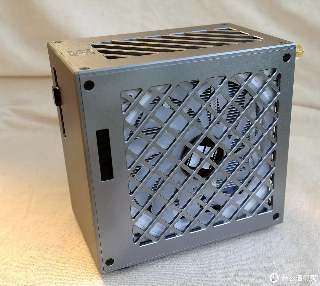 X300主板也能实现散热器正对散热孔位