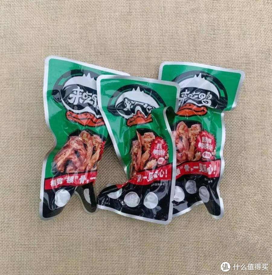 露营携带甜辣味鸭锁骨，好吃到你尖叫