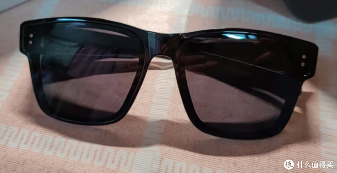 太阳眼镜夏季出行不可缺的配件