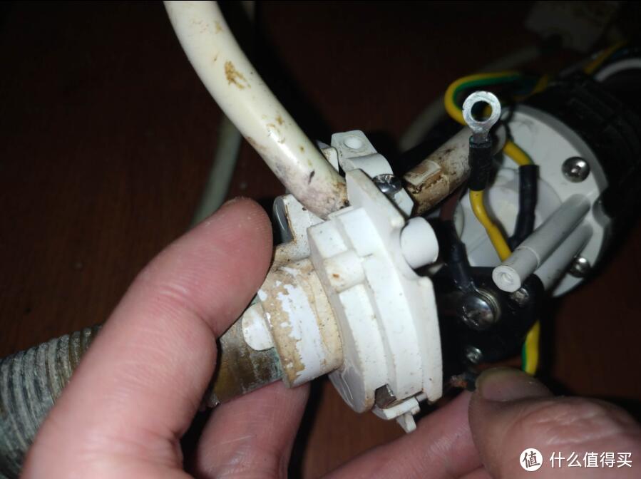 试错笔记 篇二:拆陶瓷电热水龙头,有止回阀和双金属片限温器