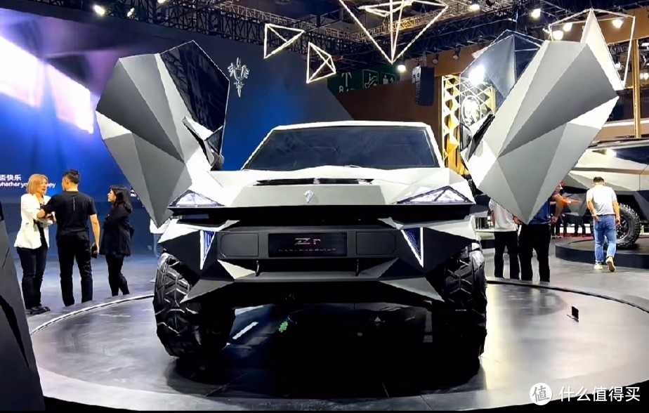 2023年上海汽车展最新推出上千万的卡尔曼-蝴蝶刀车。