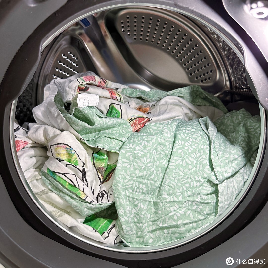 给父母换了好用的洗烘一体机，解决烘干皱和不能洗羊毛材质衣物的问题～一年怒省一千五