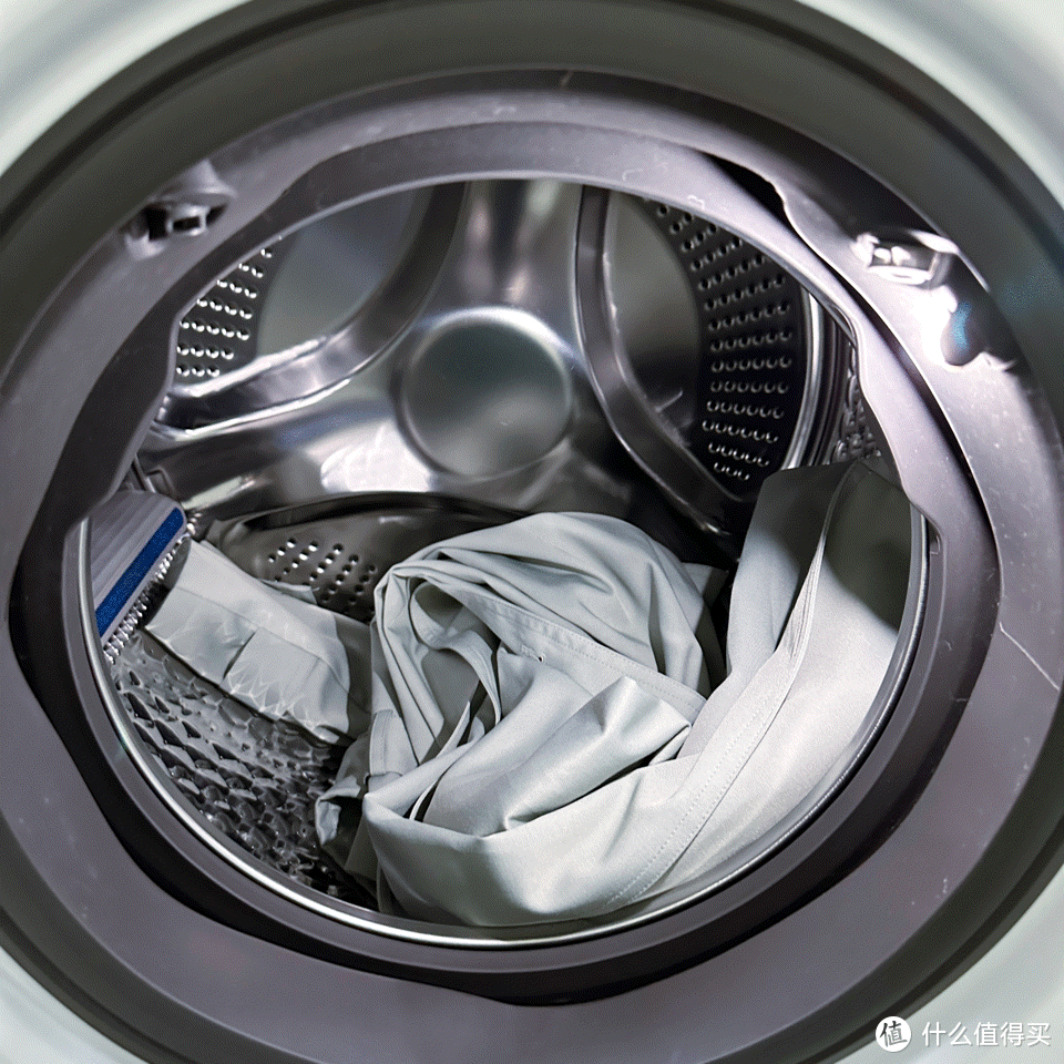 给父母换了好用的洗烘一体机，解决烘干皱和不能洗羊毛材质衣物的问题～一年怒省一千五