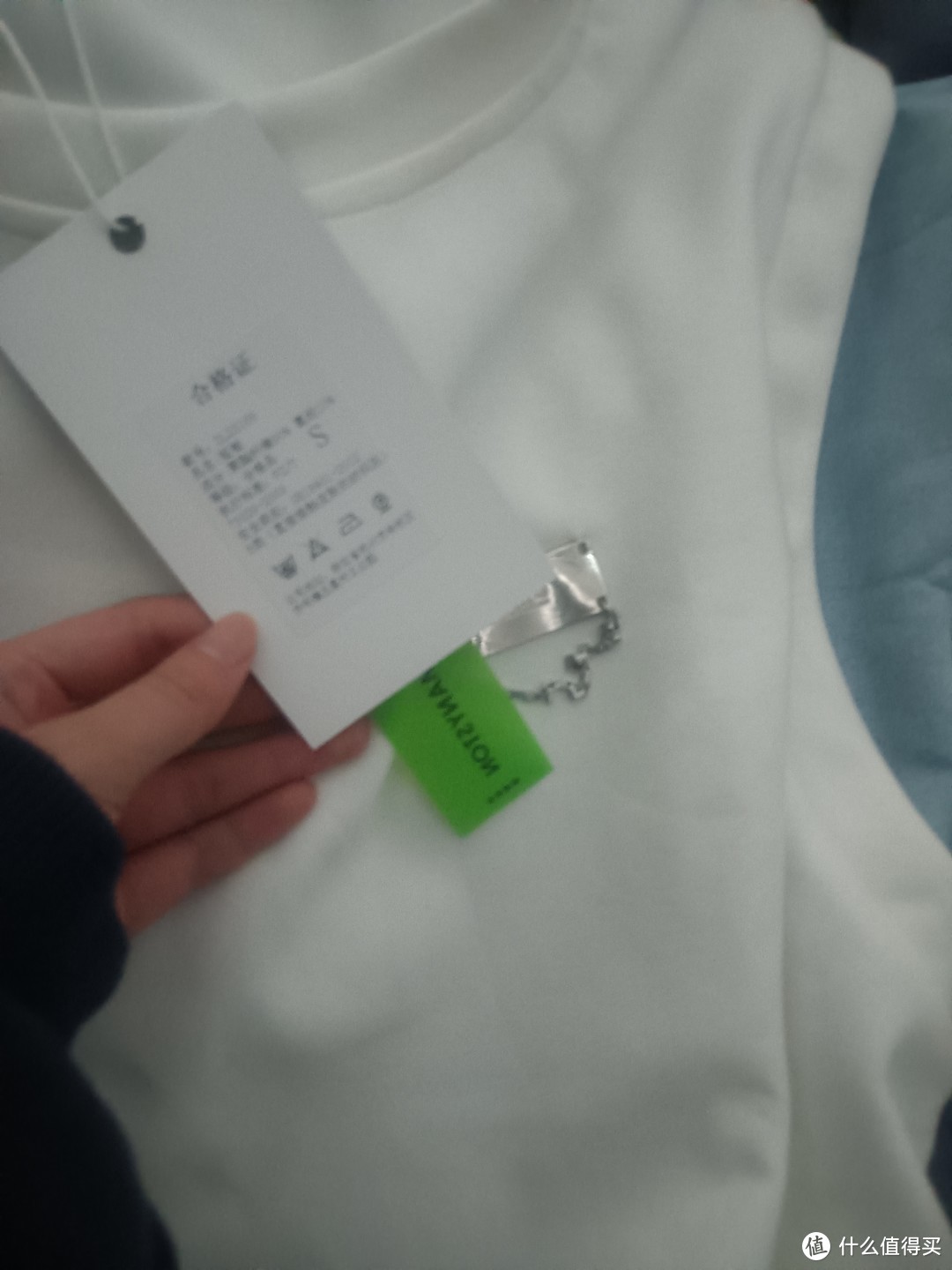 这件衣服超级漂亮，好喜欢哈哈哈