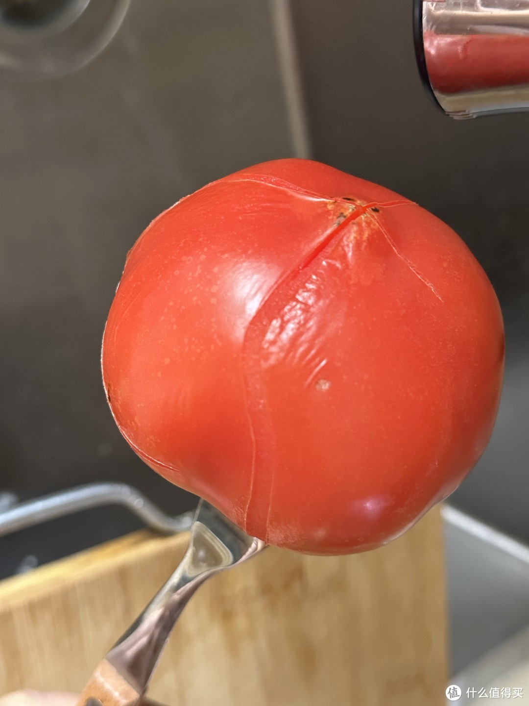 西红柿这样脱皮又快又干净