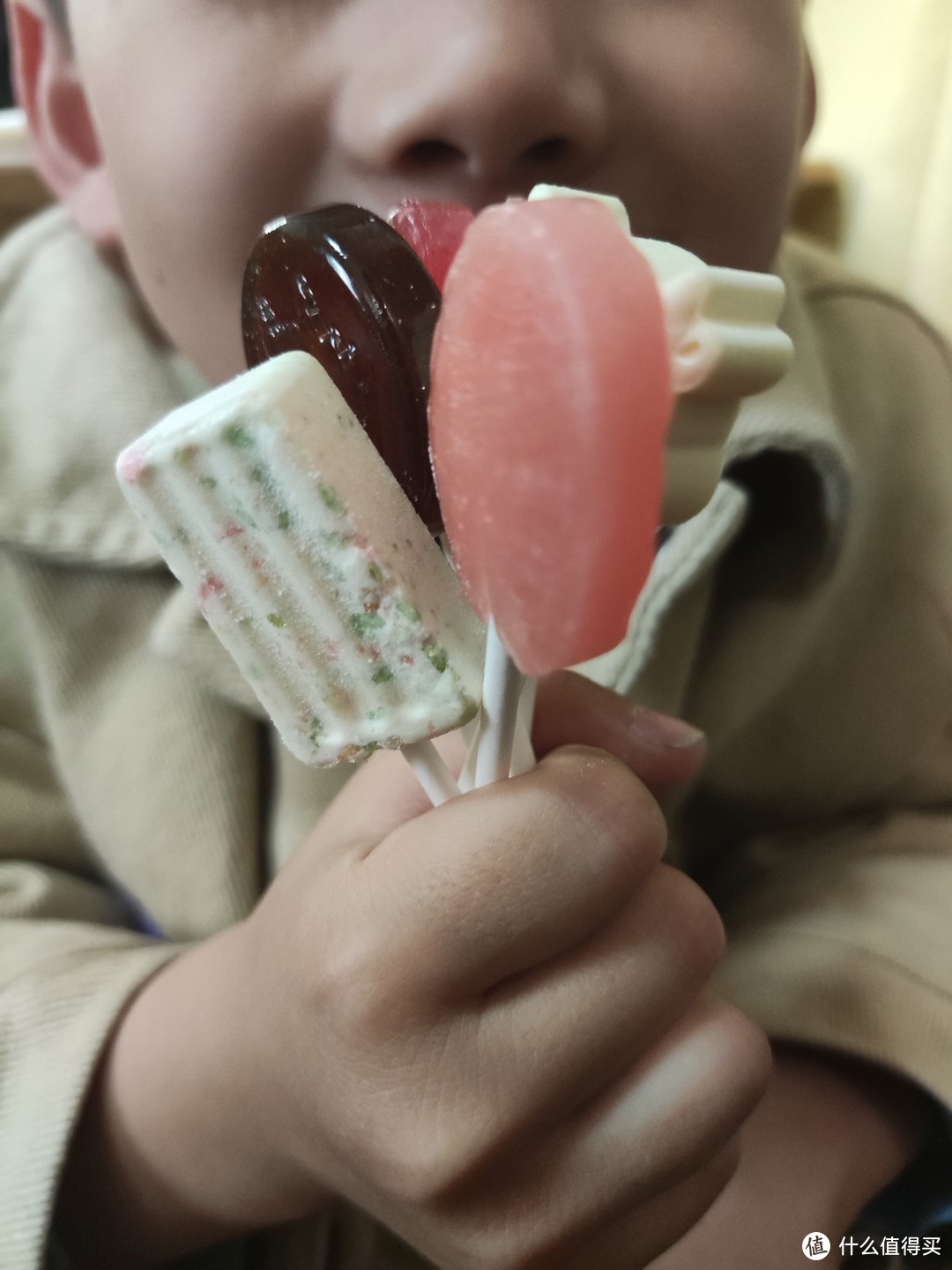 放心给孩子吃的棒棒糖？这6款看似健康的棒棒糖，我帮你们测了！