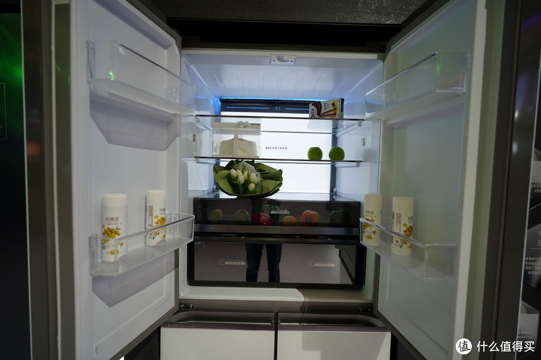 2023AWE | 顽强的生命力！康佳旗下新飞发布超薄零嵌系列冰箱