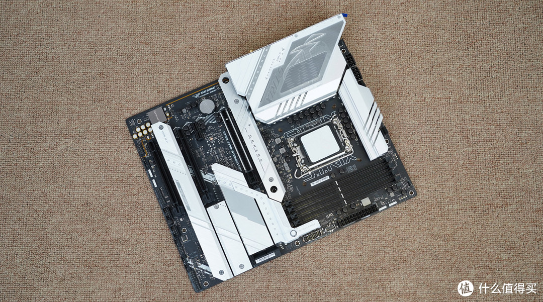 再续经典，ROG STRIX Z790-A GAMING WIFI吹雪主板体验分享