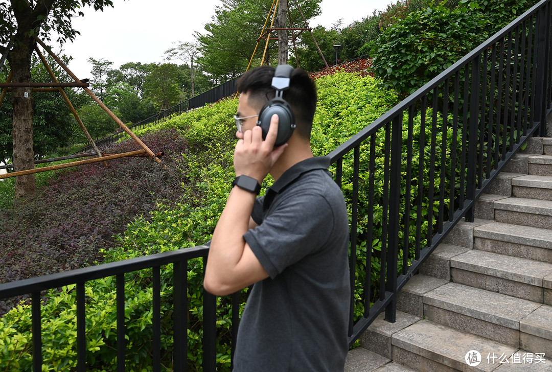 支持双模无线连接，雷柏VH800电竞头戴式耳机体验