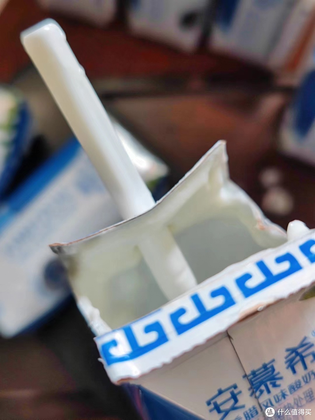 安慕希酸奶虽然好喝，但这种包装如何舔盖呢