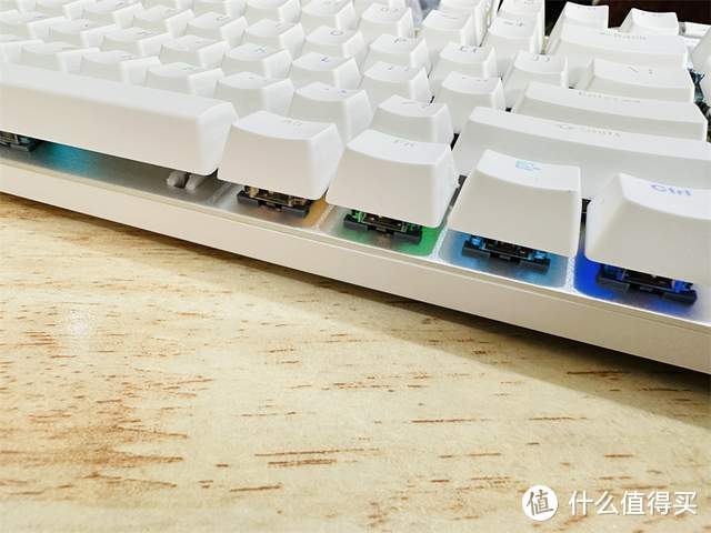 全尺寸RGB热插拔，厂润卫星轴-雷柏V700DIY键盘