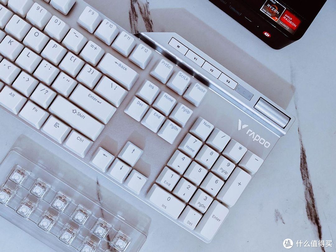 客制化新选择！雷柏V700DIY游戏机械键盘，全键热插拔+幻彩RGB