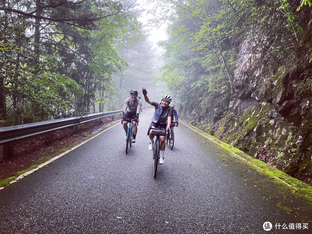 雾闯龙泉山，夜探时思寺，丽水不愧浙江山路骑行天花板！