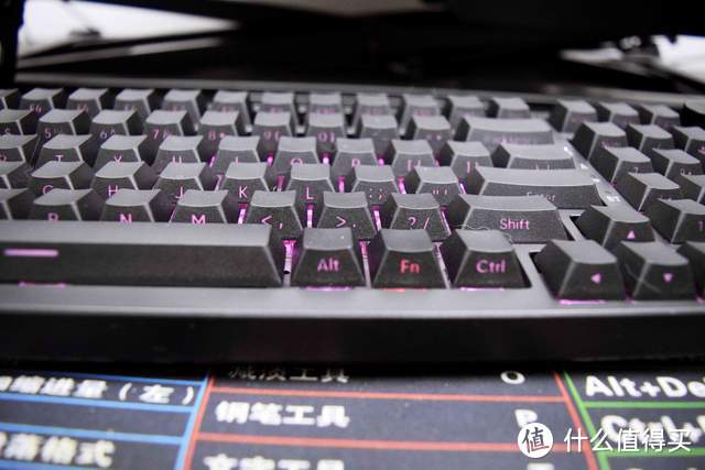 好物分享，黑爵AK992三模侧刻RGB键盘，价格实惠功能强大