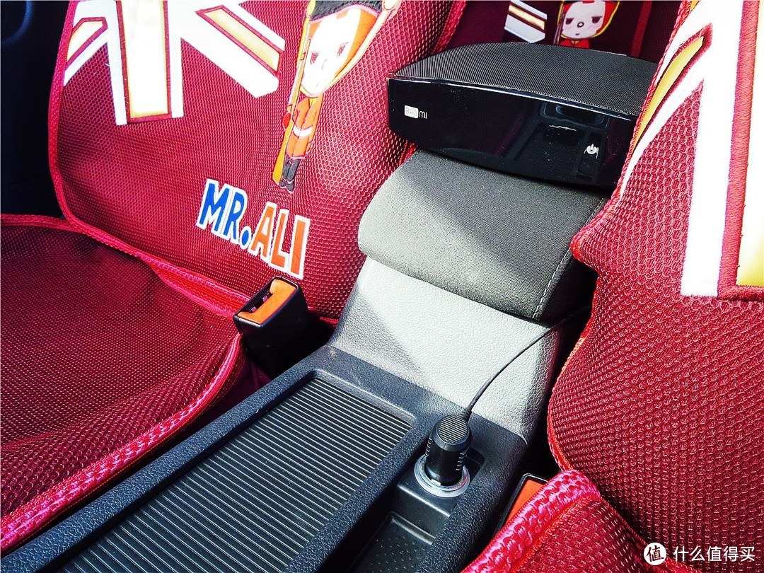 豹米车载空气净化器提升驾乘时的空气质量