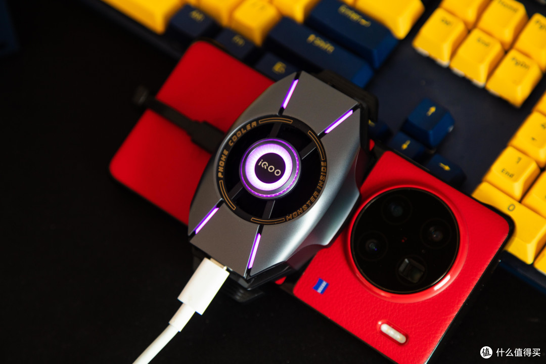 夏日手机散热神器—iqoo散热背夹2pro