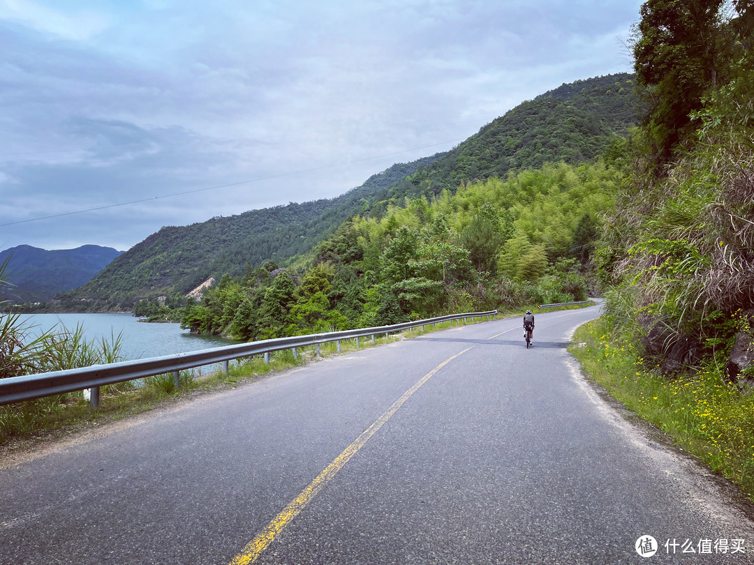 雾闯龙泉山，夜探时思寺，丽水不愧浙江山路骑行天花板！