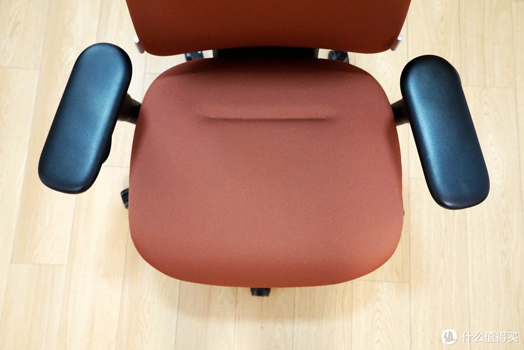好座椅全部听你的！舒适感满满的ZUOWE座为Fit人体工学椅来咯~