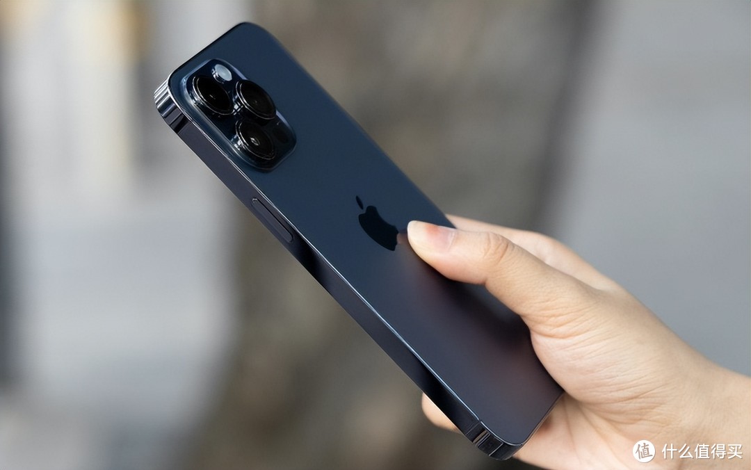 库克“妥协”，iPhone 14 Pro Max最高直降1400元，果粉：新低价真香