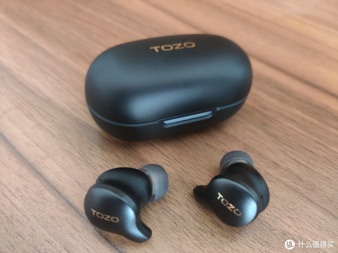 TOZO Golden X1 评测：舒适的 ANC 降噪耳机，且音质表现较为出色