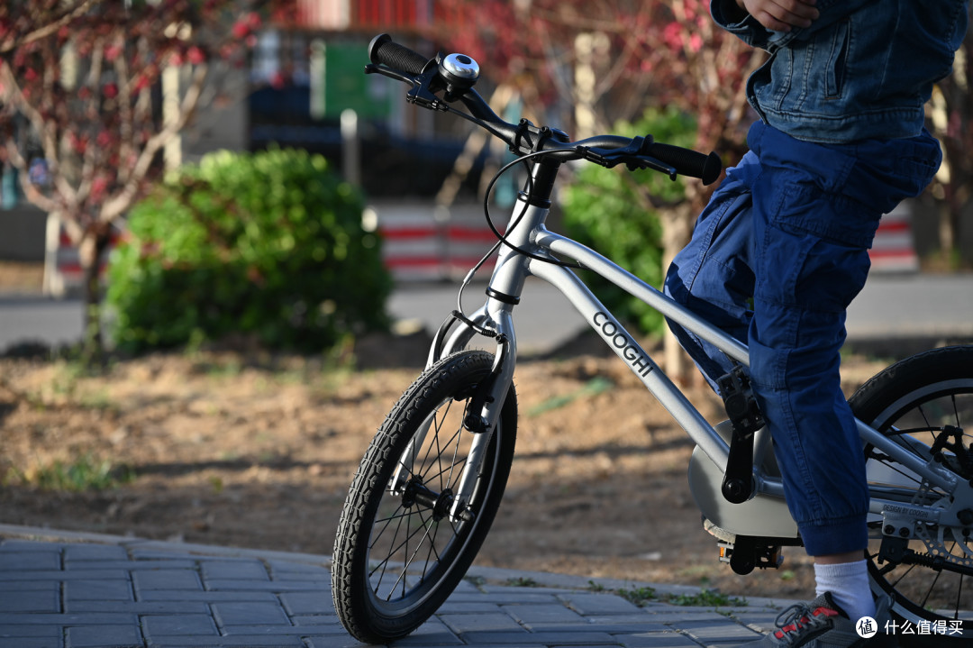 童车怎么选？安全排第一：酷骑F3 碟刹儿童自行车测评