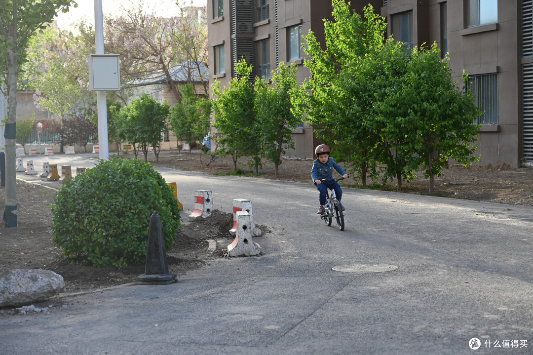 童车怎么选？安全排第一：酷骑F3 碟刹儿童自行车测评