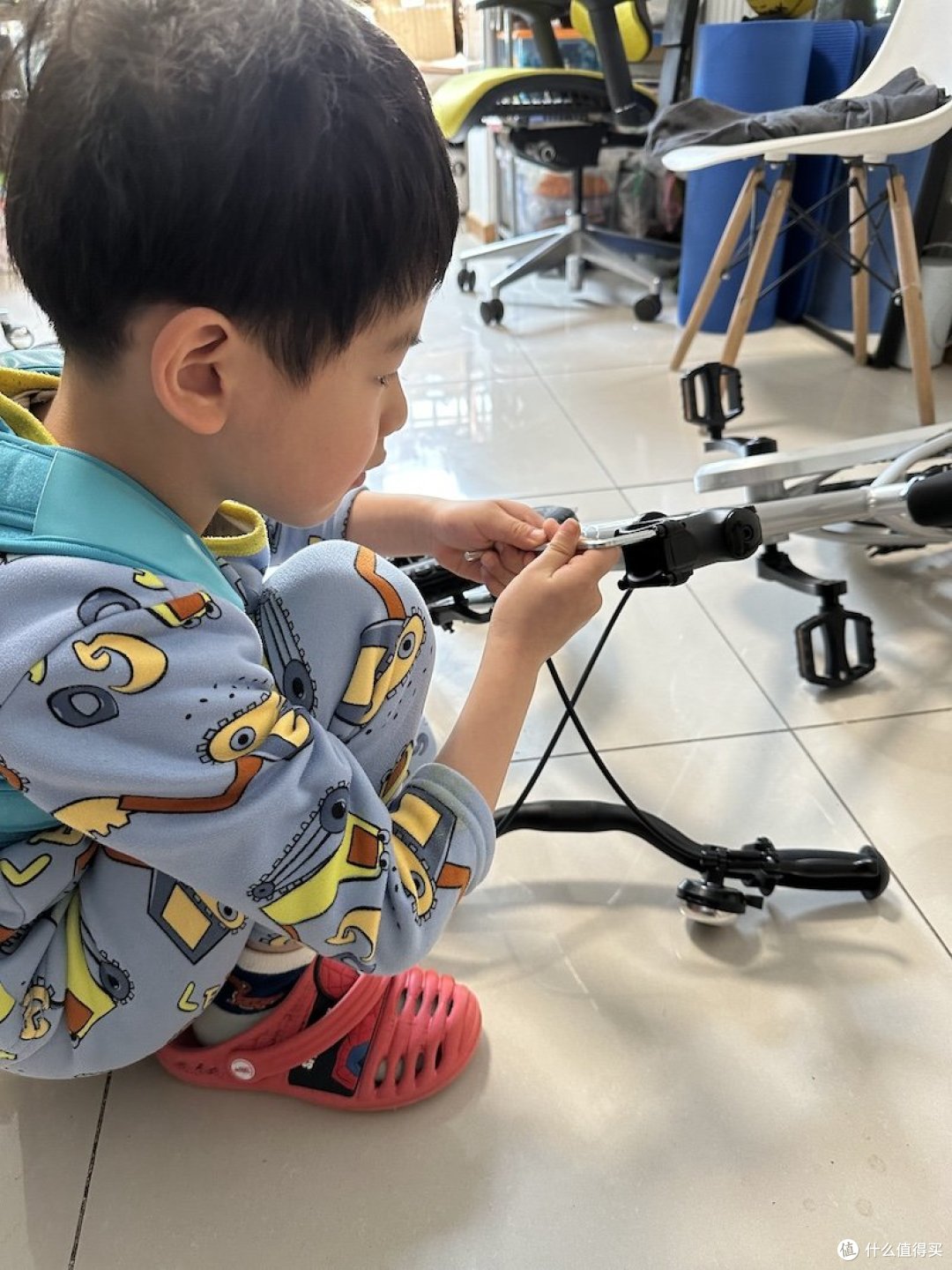 童车怎么选？安全排第一：酷骑F3 碟刹儿童自行车测评