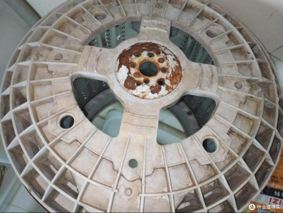 全拆洗海尔XQB55洗衣机内桶时螺栓要拧相同圈数以防无法配平