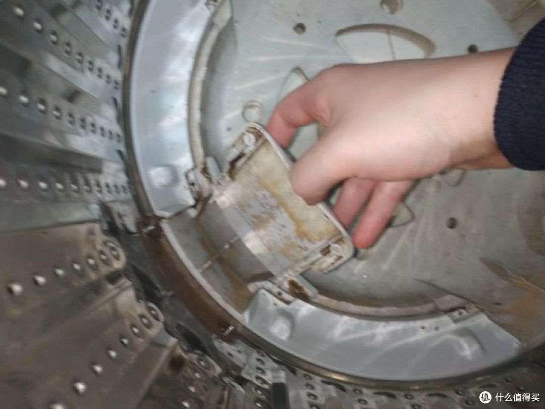 全拆洗海尔XQB55洗衣机内桶时螺栓要拧相同圈数以防无法配平