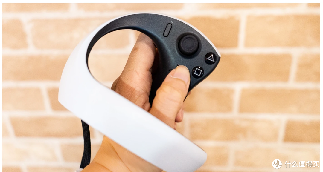 PlayStation VR 2 第一手开箱！精简风的取向，终于只剩下一条线