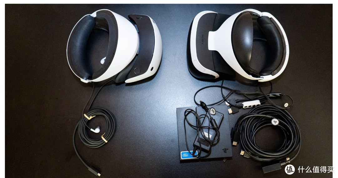 PlayStation VR 2 第一手开箱！精简风的取向，终于只剩下一条线