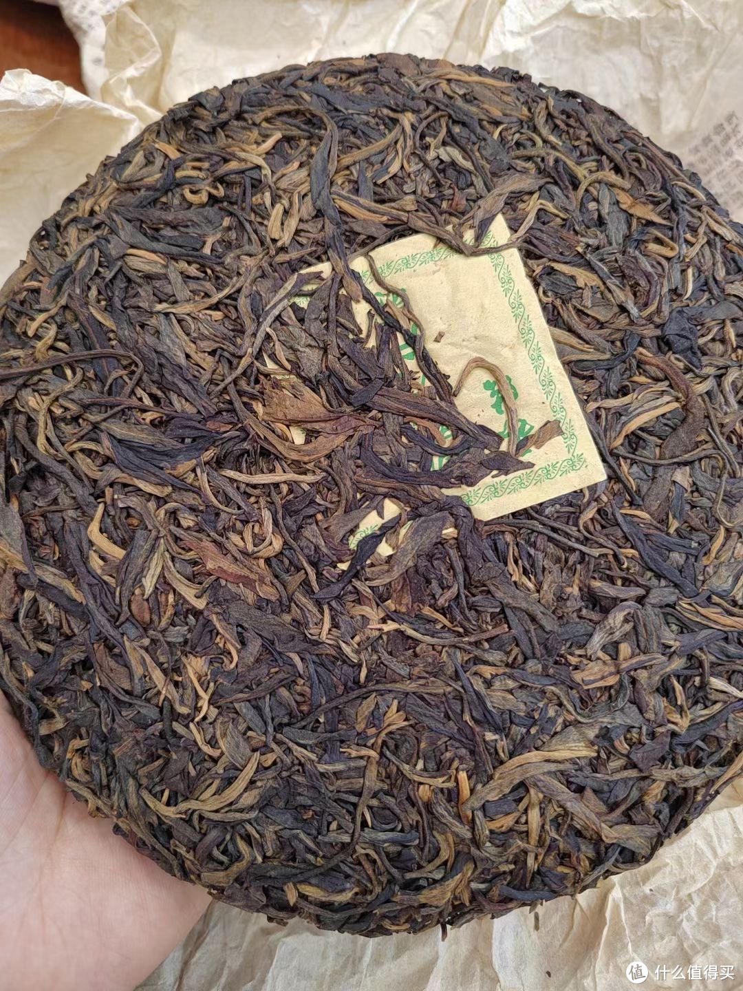 品尝云南勐库普洱生茶饼，体验原生态的茶香