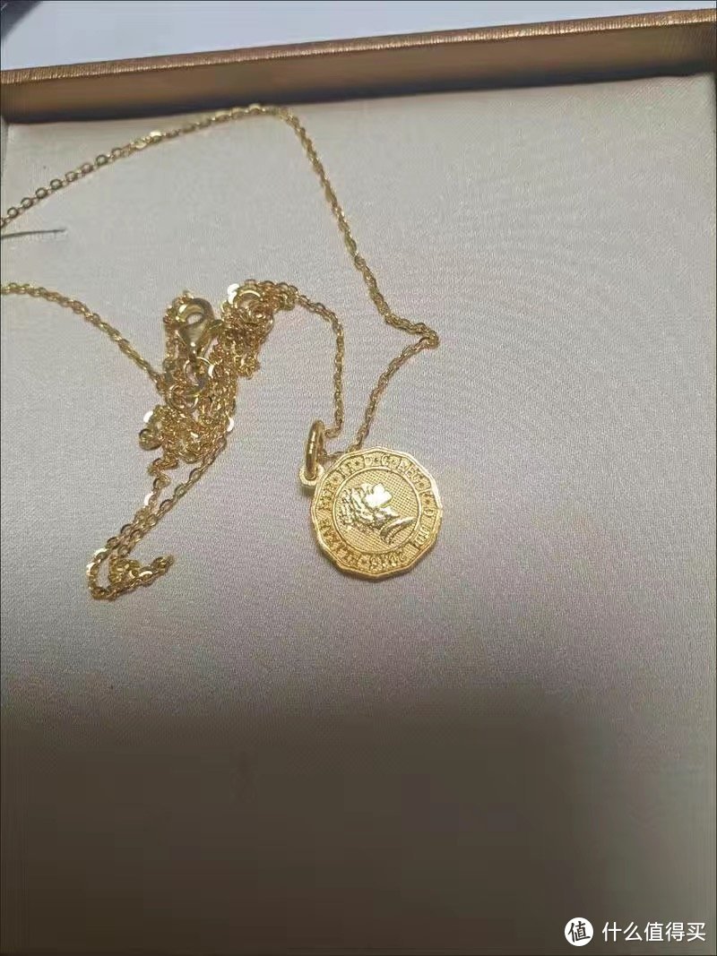 CRD黄金女王项链的母亲节礼物