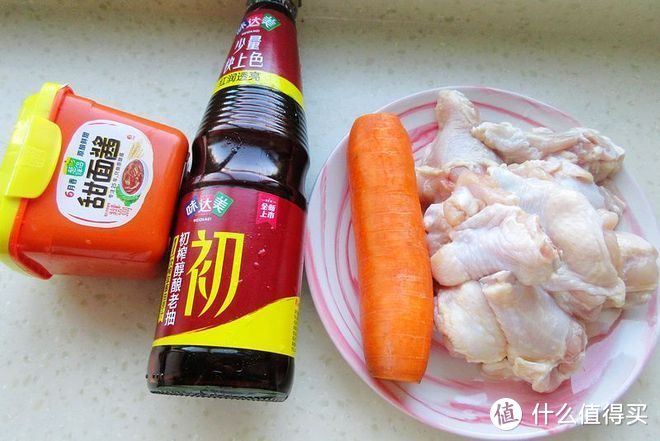 鸡翅根家常做法，只用两种酱料，喷香解馋，汤汁泡米饭都好吃
