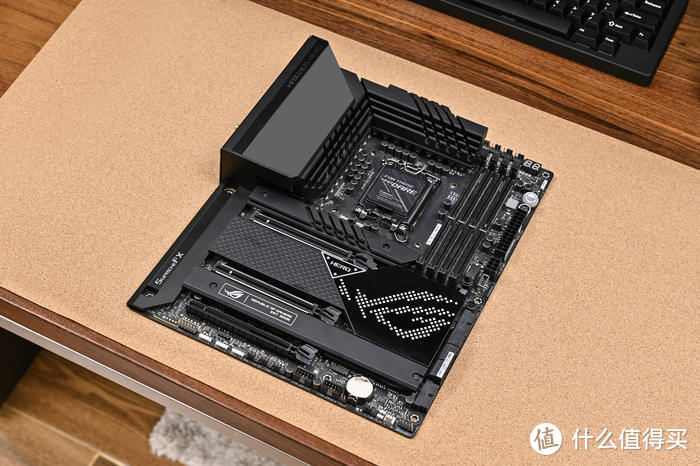 无光风塔——ROG Z690 HERO+影驰 4070Ti+安钛克 P1 初星装机展示