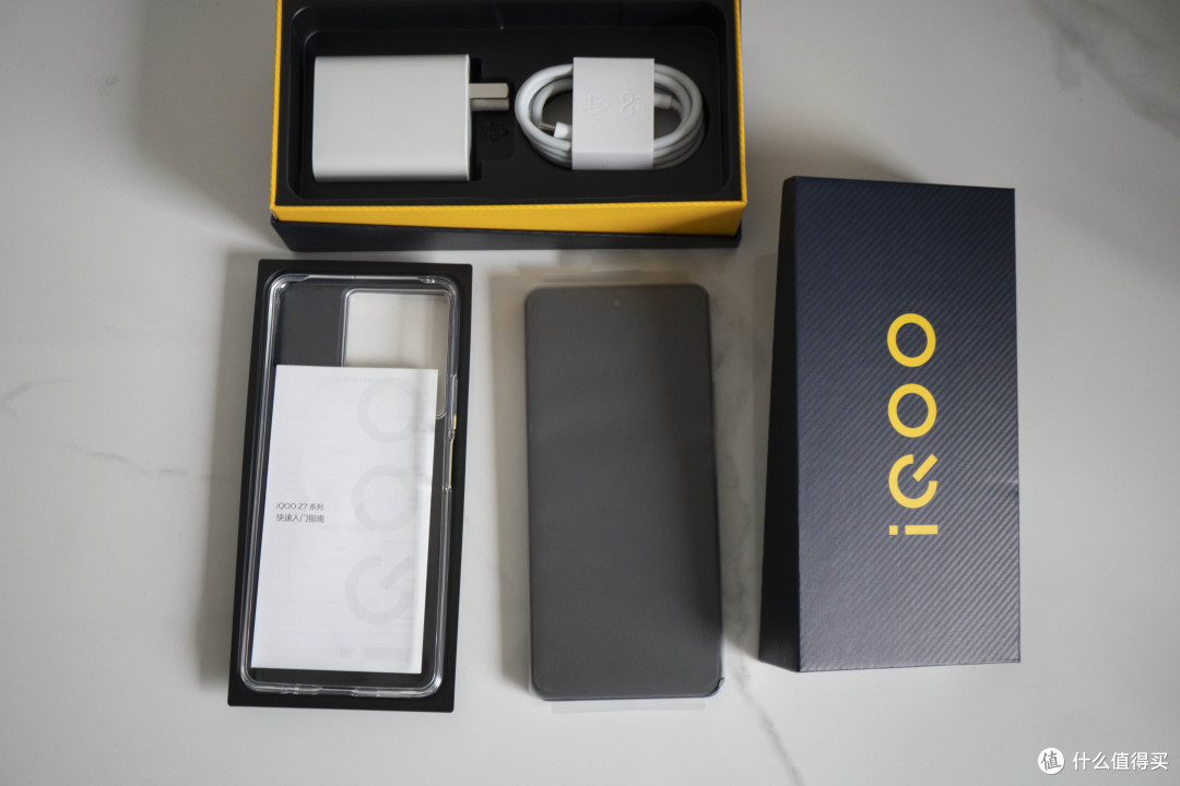 开箱iqoo z7x千元机,6000毫安大容量电池表现怎样_安卓手机_什么值得
