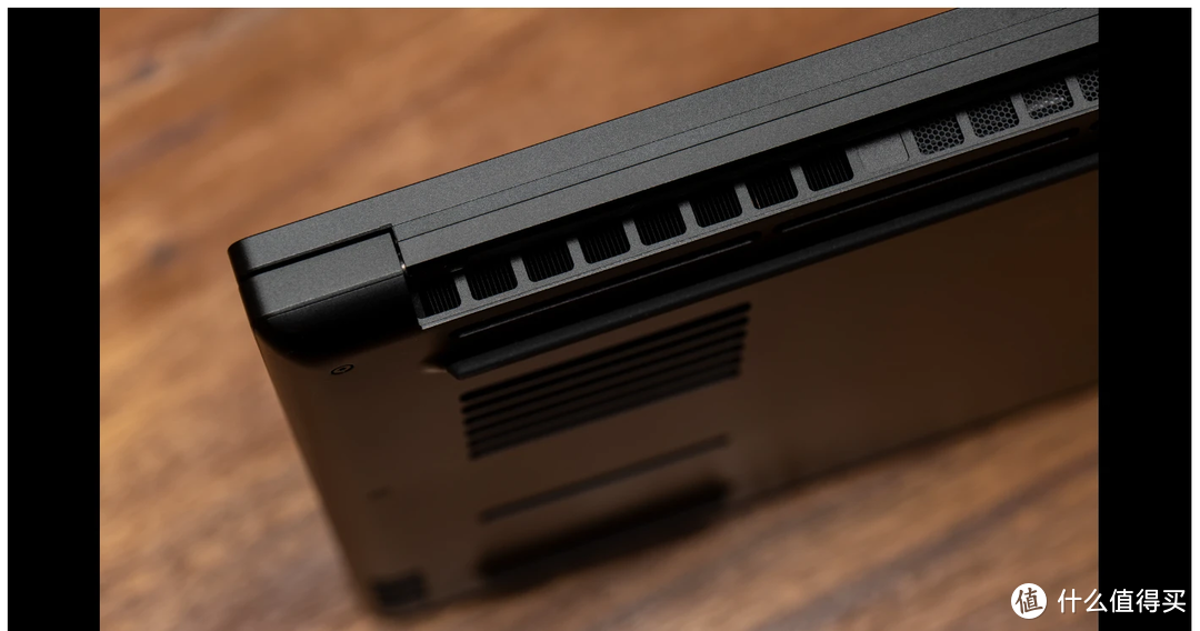 Razer Blade 16 2023 评测：身形最优雅，mini-LED 双模显示器，顶级游戏性能的电竞笔电
