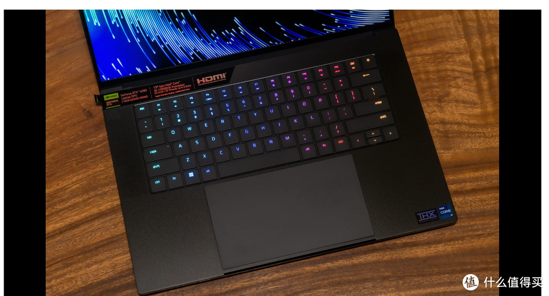 Razer Blade 16 2023 评测：身形最优雅，mini-LED 双模显示器，顶级游戏性能的电竞笔电