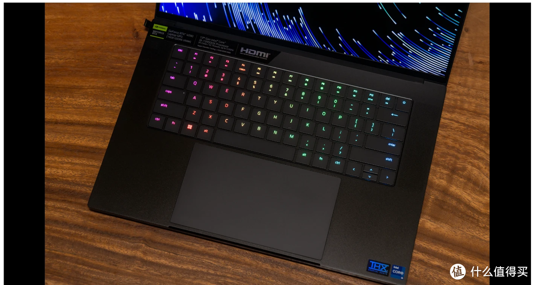 Razer Blade 16 2023 评测：身形最优雅，mini-LED 双模显示器，顶级游戏性能的电竞笔电