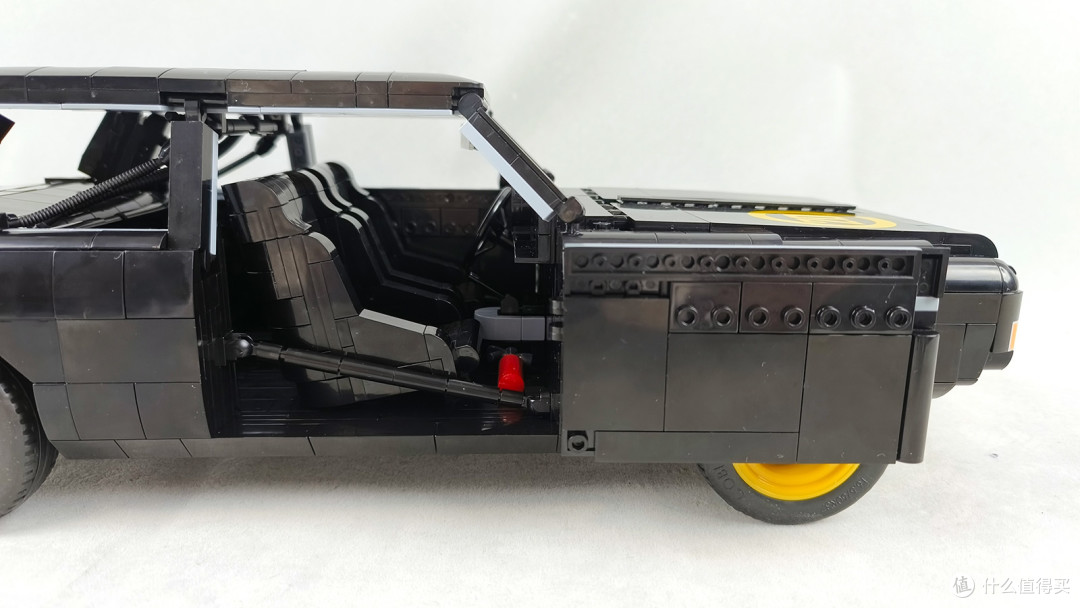 只是简单换色吗?cobi积木"黑色rekord"小测