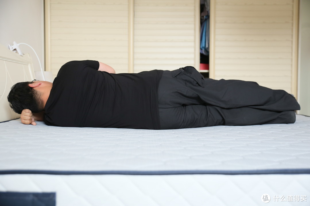 一张床垫，多种睡法，家用床垫就该这么选：深度体验顾家筑梦垫M0023双面弹簧床垫