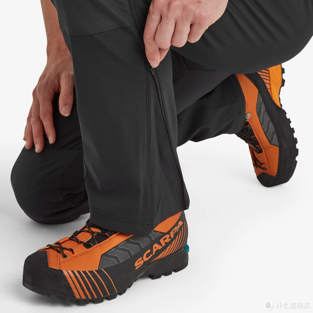 可调节体积的小腿部分让裤子可以搭配更大的登山或徒步靴