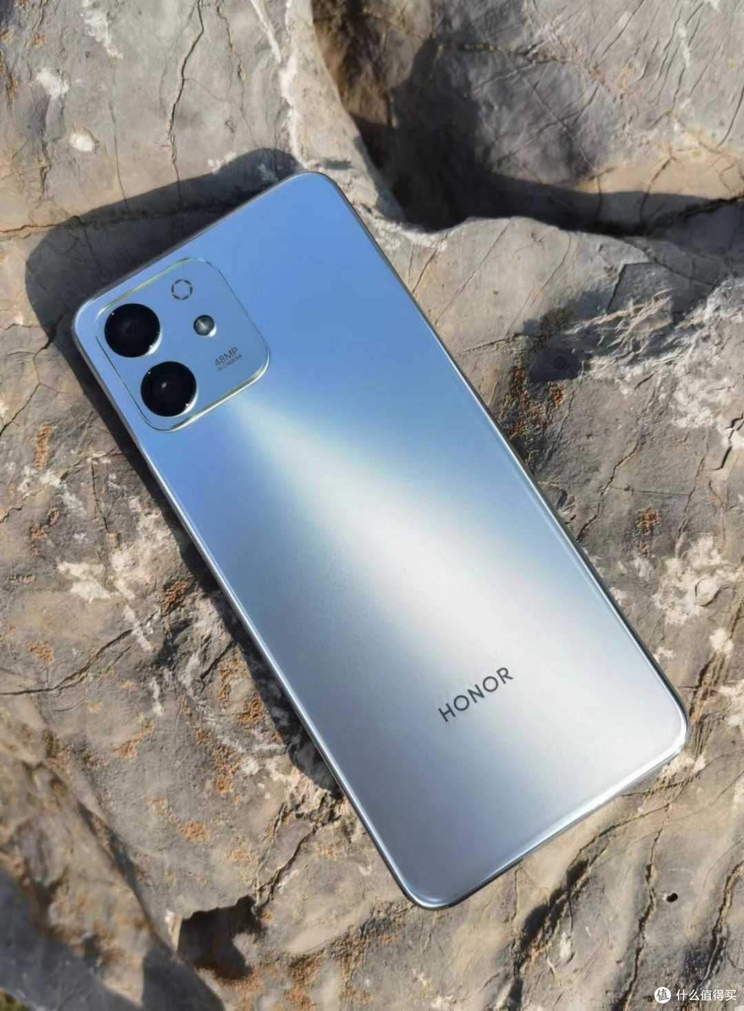 荣耀逆袭:6000mah大电量 6.74英寸大屏 5千万像素,256g仅1299元