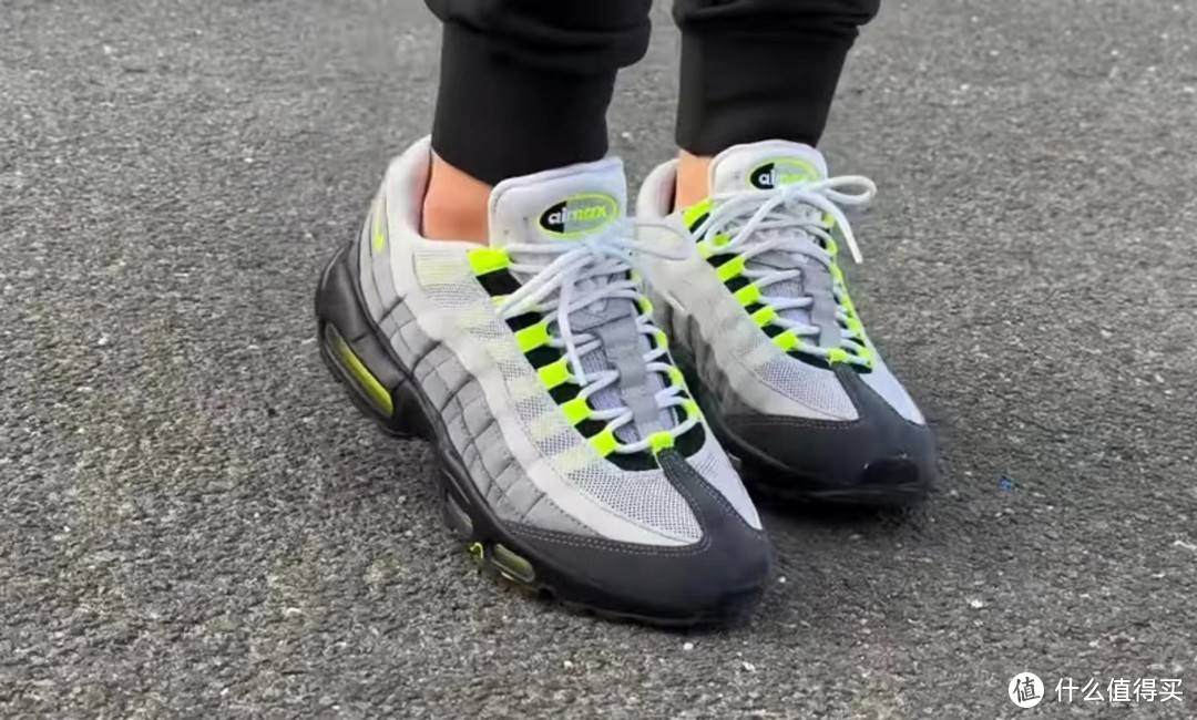 经典与革新的完美融合 Nike Air Max 95 OG女款运动鞋