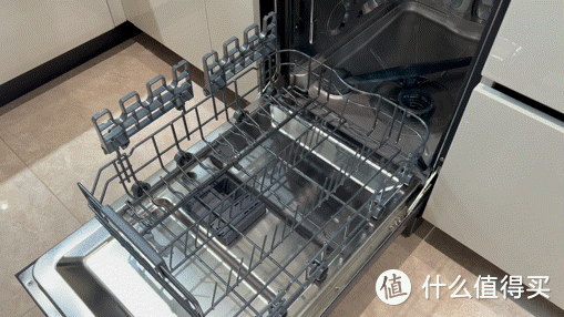 空间不够、设备来凑--小户型厨房终极解决方案、45cm超窄12套洗碗机了解一下