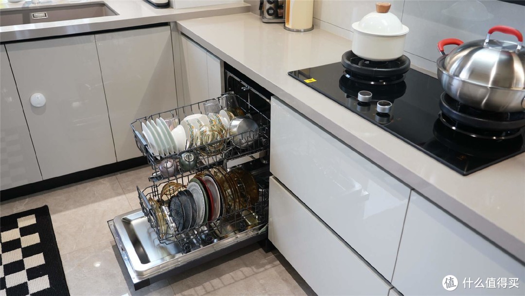 空间不够、设备来凑--小户型厨房终极解决方案、45cm超窄12套洗碗机了解一下